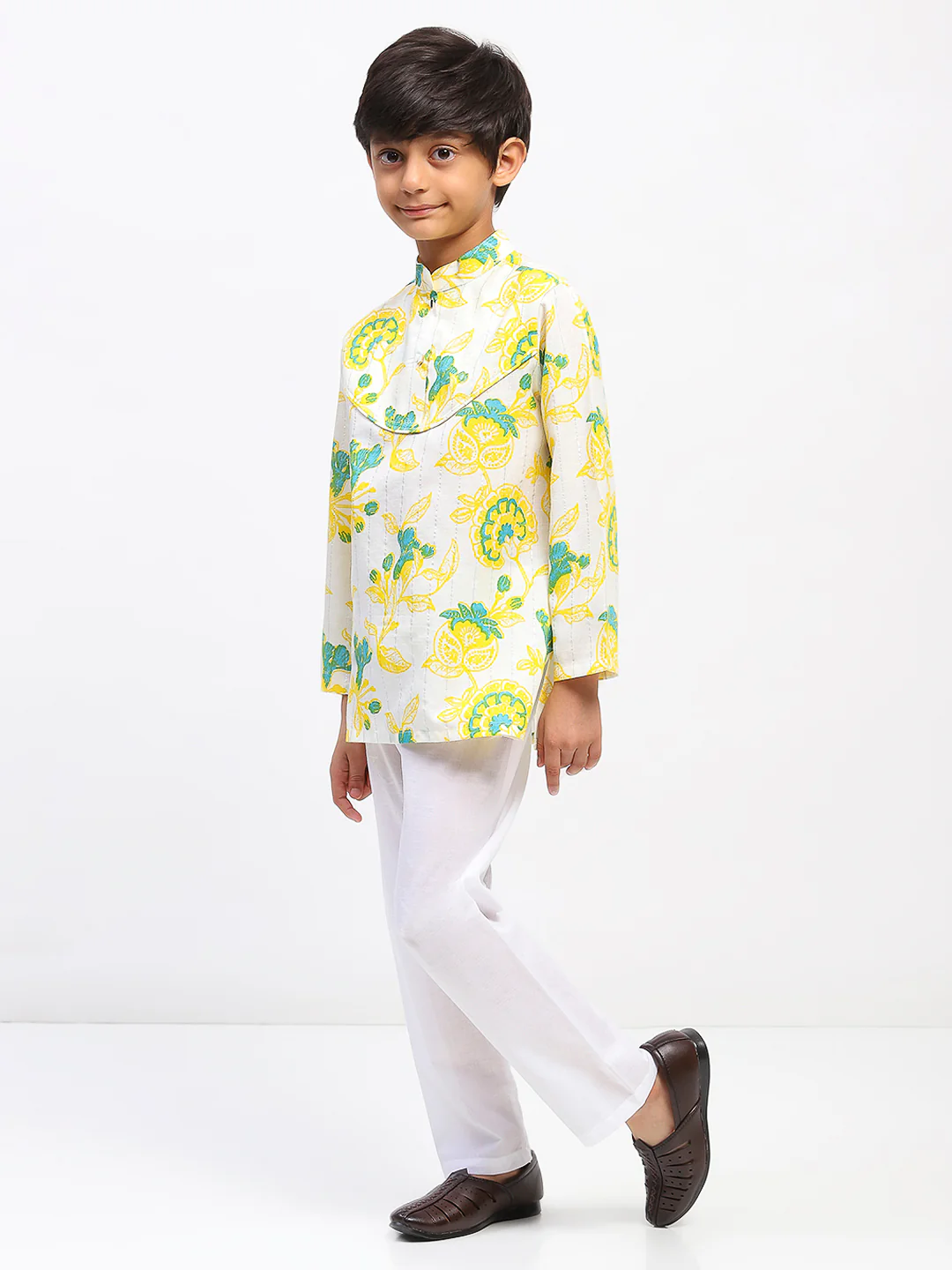 Boys White Cotton Printed Ethnic Kurta Pajama Set - Image 2