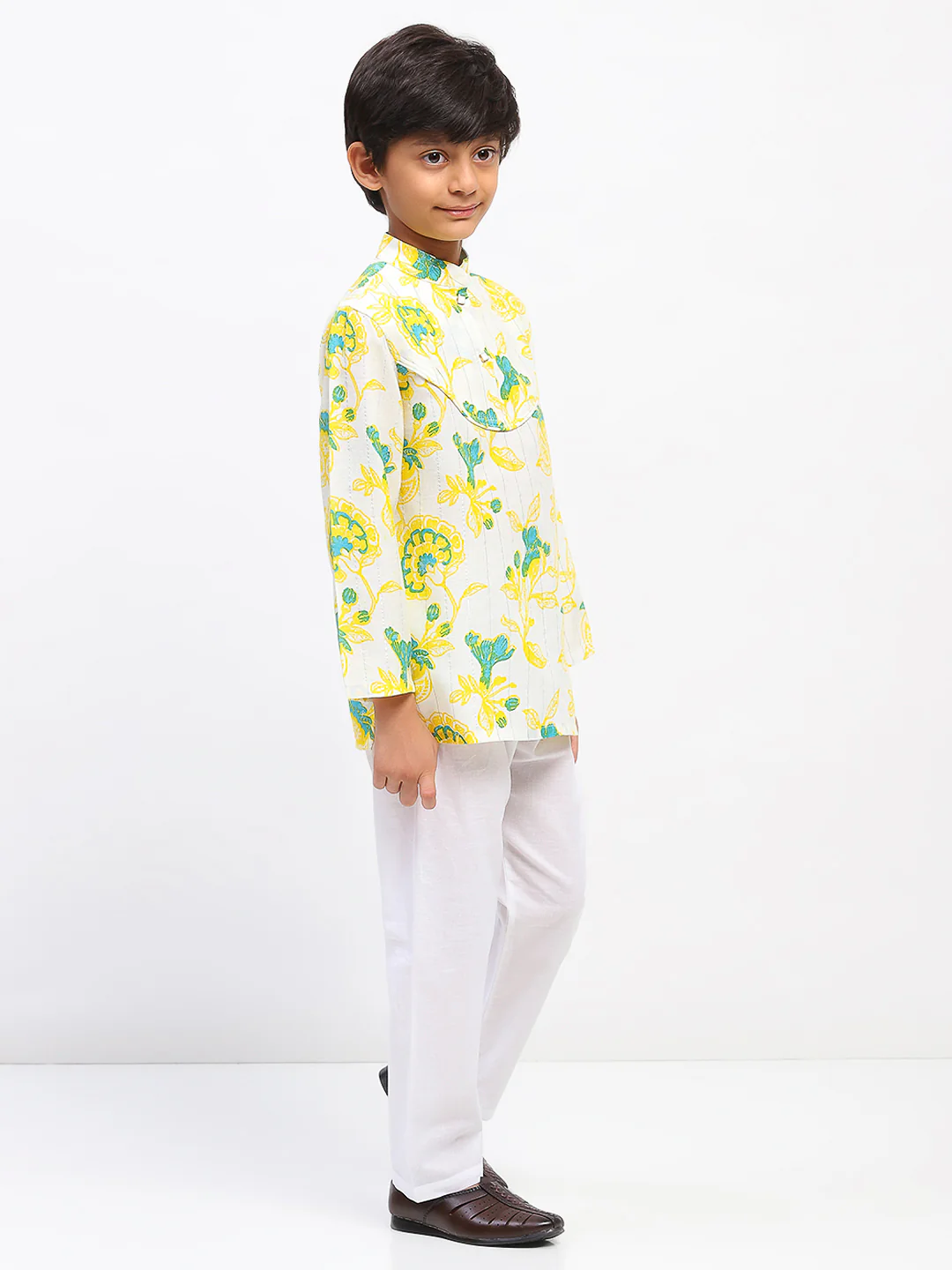 Boys White Cotton Printed Ethnic Kurta Pajama Set - Image 3