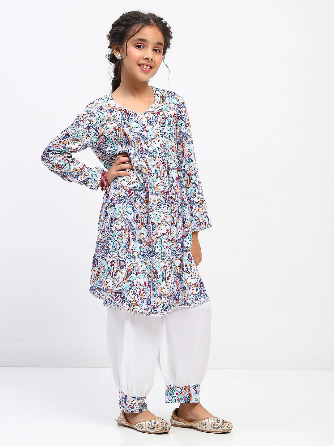 Girls Full Sleeve Paisley Print Ethnic Kurta and Bottom Set - Image 3