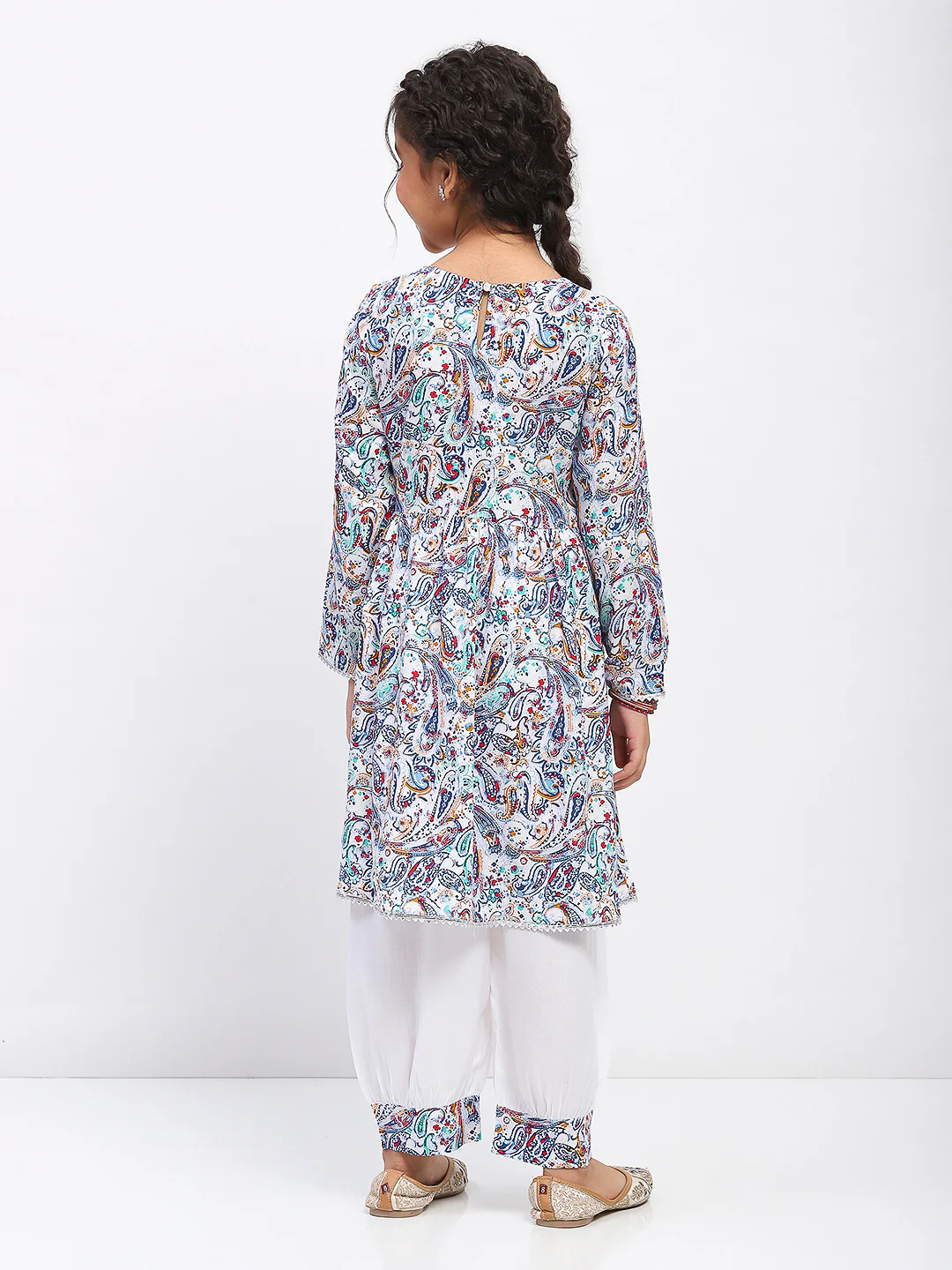 Girls Full Sleeve Paisley Print Ethnic Kurta and Bottom Set - Image 4