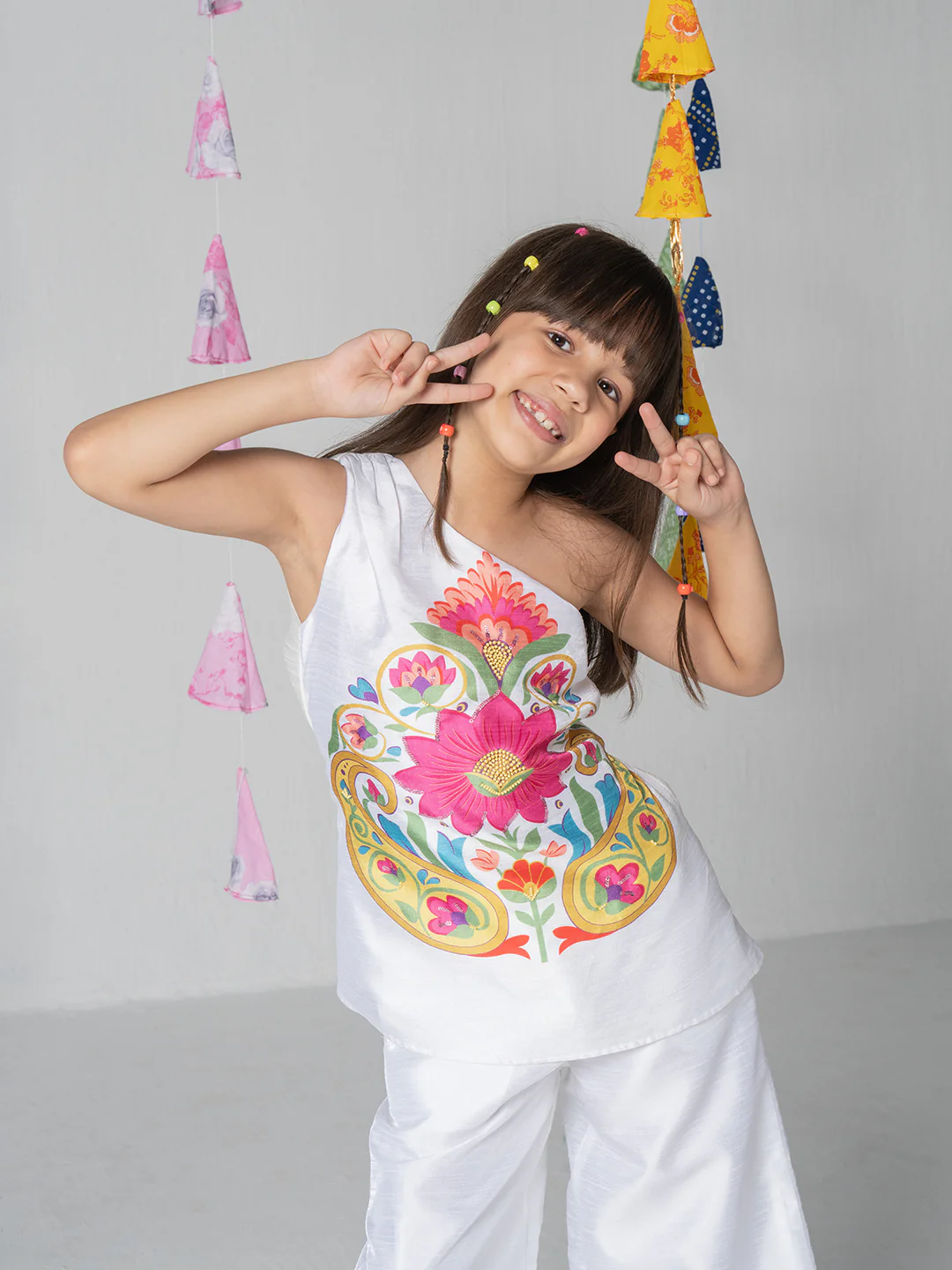 Girls One shoulder embellished top with flared pant - Image 6