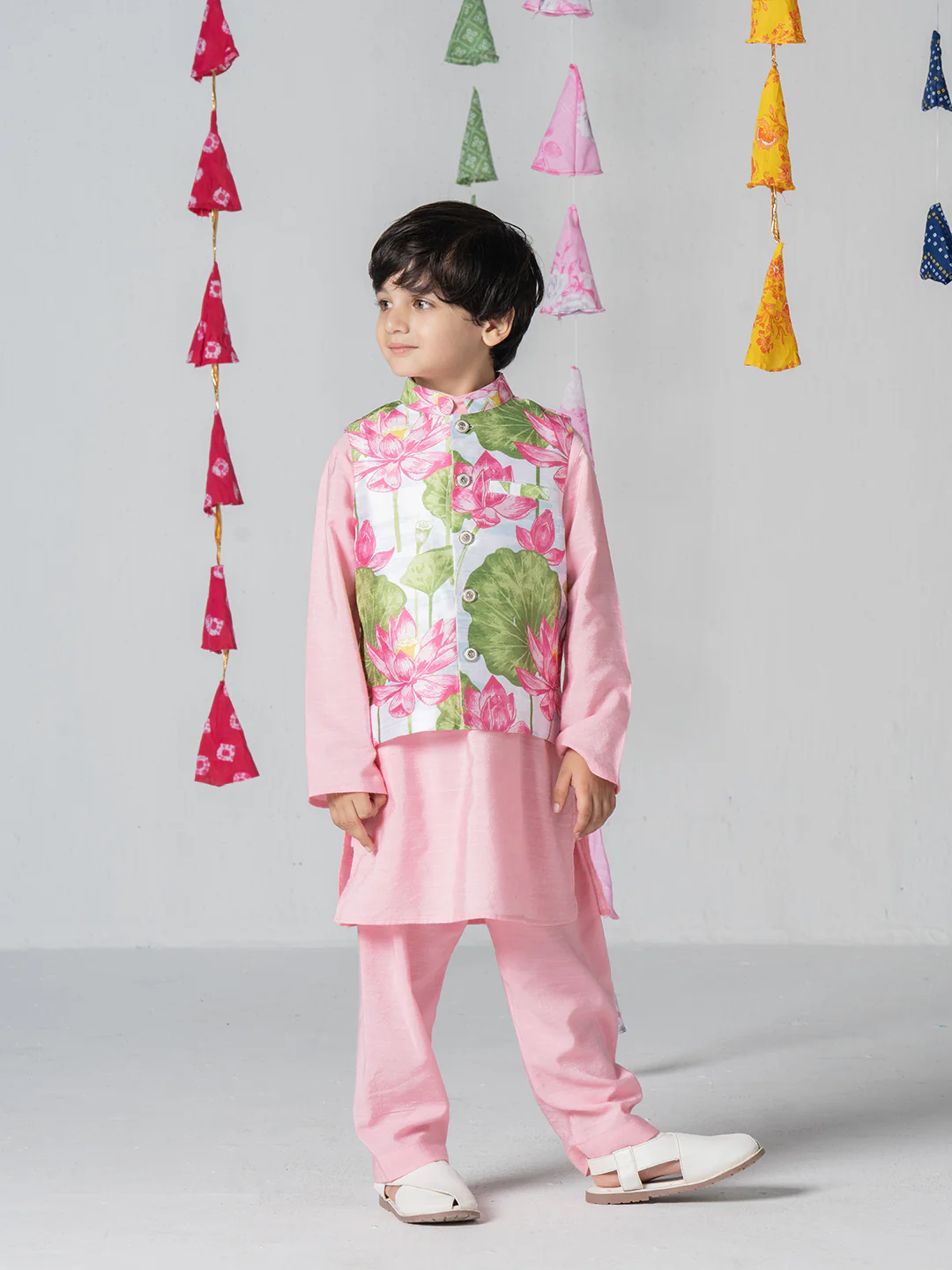 Pink kurta set with lotus print jacket For Boys - Image 4