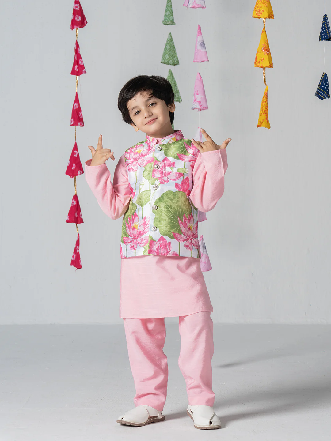 Pink kurta set with lotus print jacket For Boys - Image 5