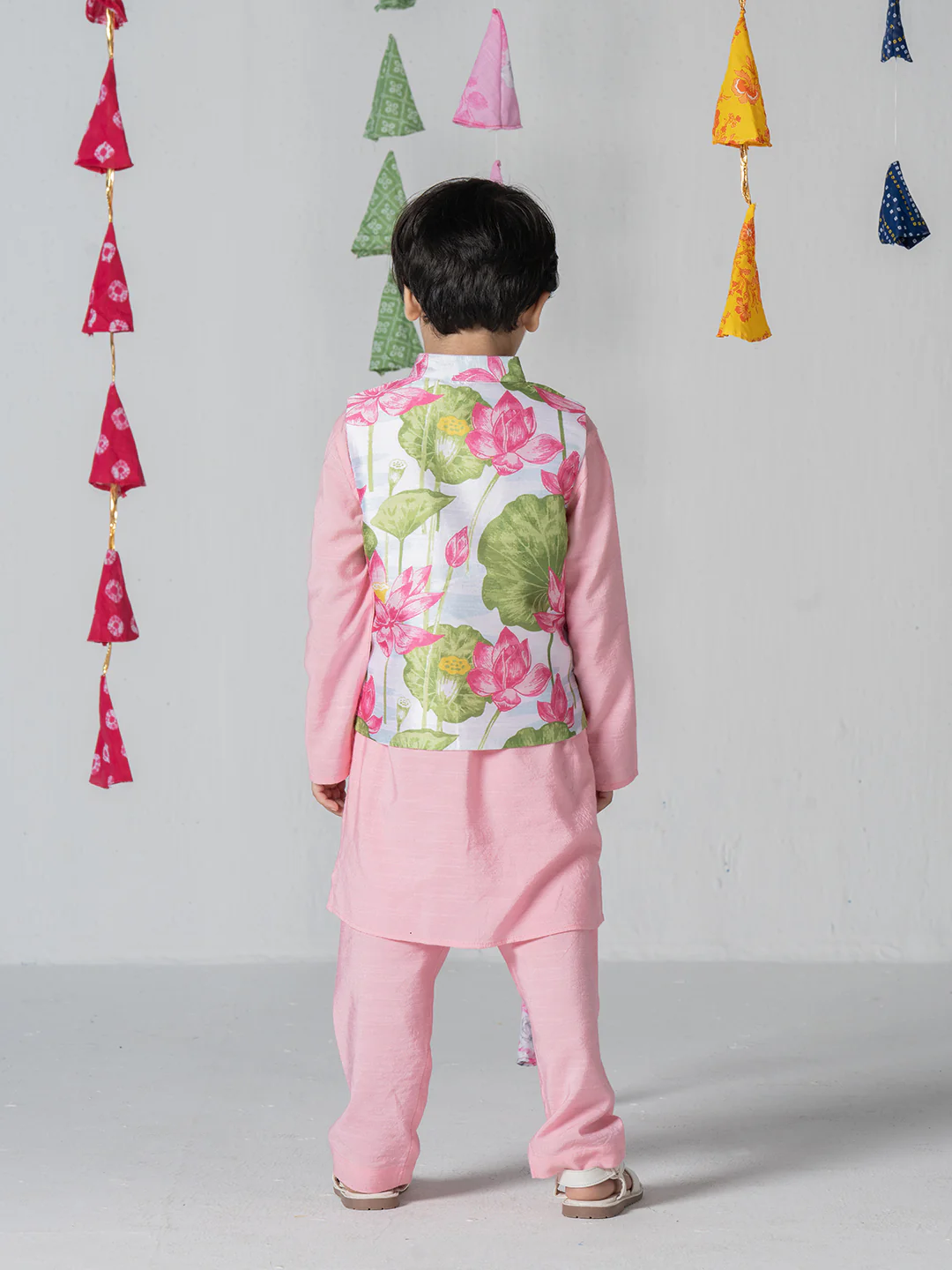 Pink kurta set with lotus print jacket For Boys - Image 6